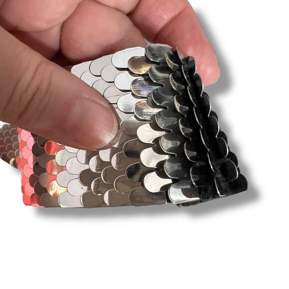 Vintage 80s 90s Womens Wide Scale Stretch Belt Flower Buckle Accent Silver Tone - Picture 7 of 9